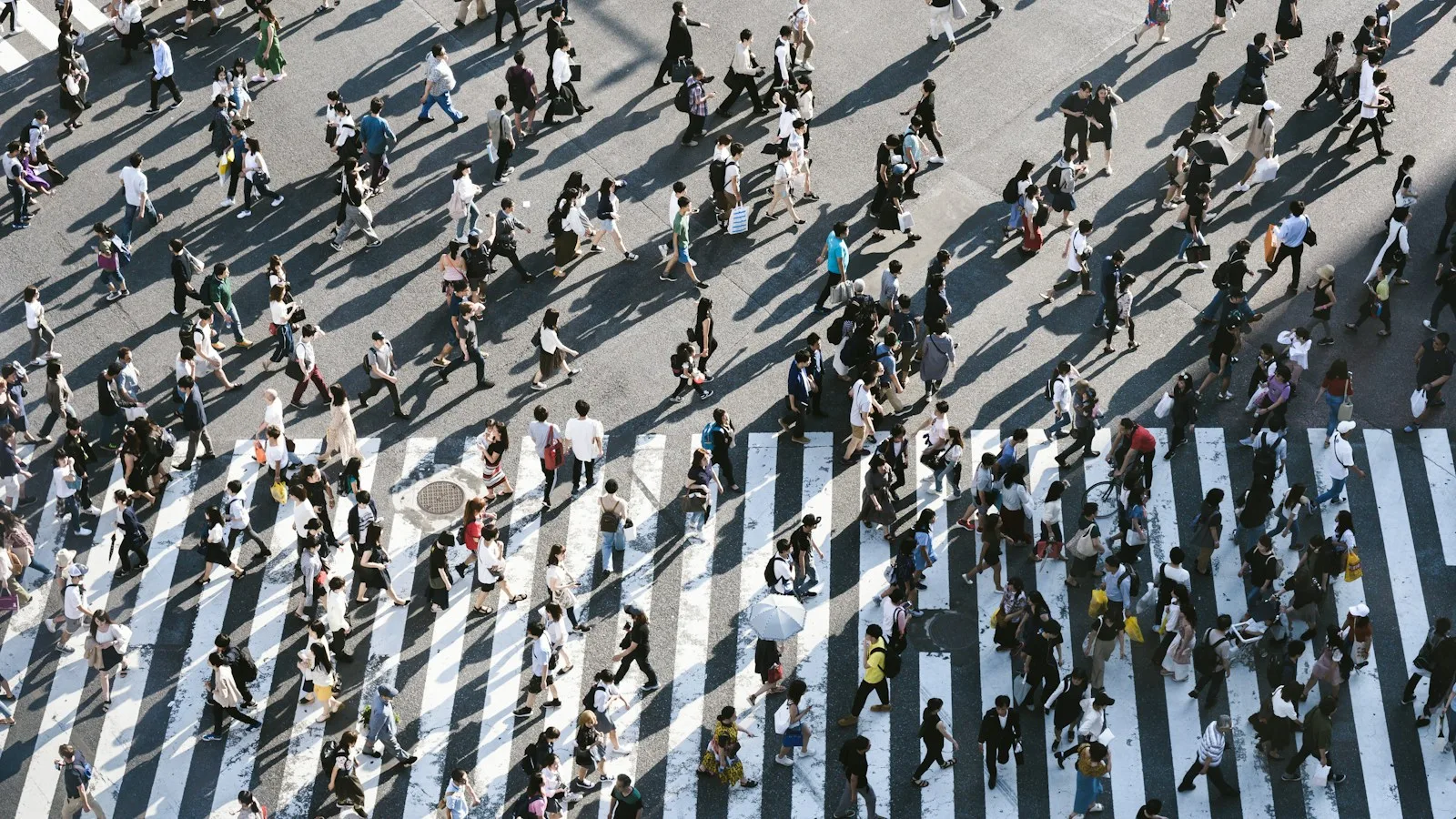 Foule de passants au carrefour de Shibuya à Tokyo